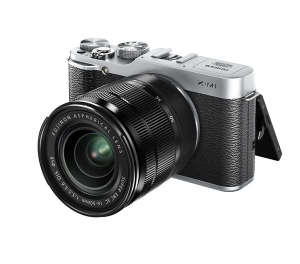 Digitális fényképezőgép Fujifilm FinePix X-M1 16-50mm kit ezüst fotó, illusztráció : XM11650S