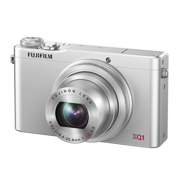 Digitális fényképezőgép Fujifilm FinePix X-Q1 ezüst fotó, illusztráció : XQ1S