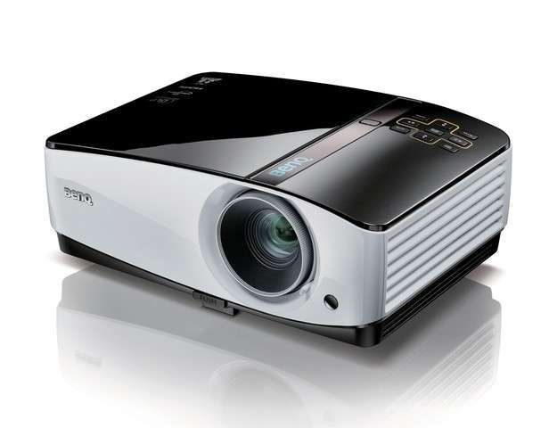 MX750 XGA projektor DLP; 3D, 3000 AL, 3000:1, 1,6x, 4000hEco, 1.39-2.2370.6 @2m fotó, illusztráció : 9H.J2V77.F4E