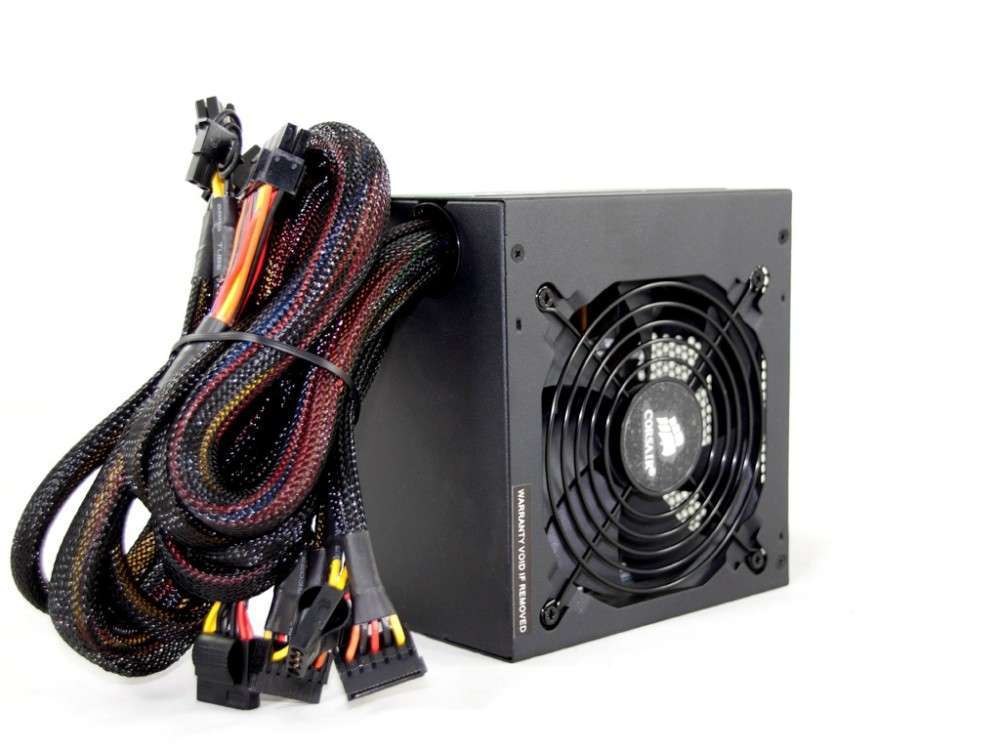 tápegység 600W Builder Series 3 év fotó, illusztráció : CMPSU-600CXV2EU