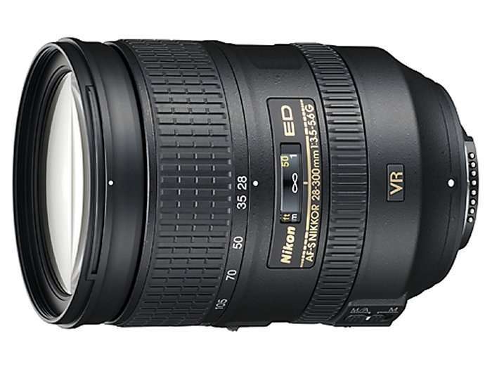 Nikon 28-300 mm f/3.5-5.6 G ED VR zoomobjektív fotó, illusztráció : JAA808DA