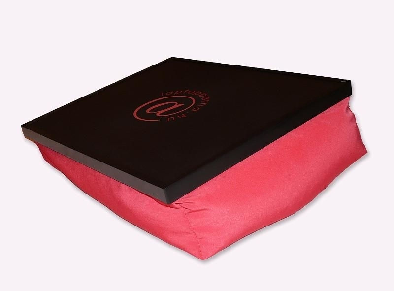 Fekete-piros laptop-párna fotó, illusztráció : LAPTOPPARNA33097