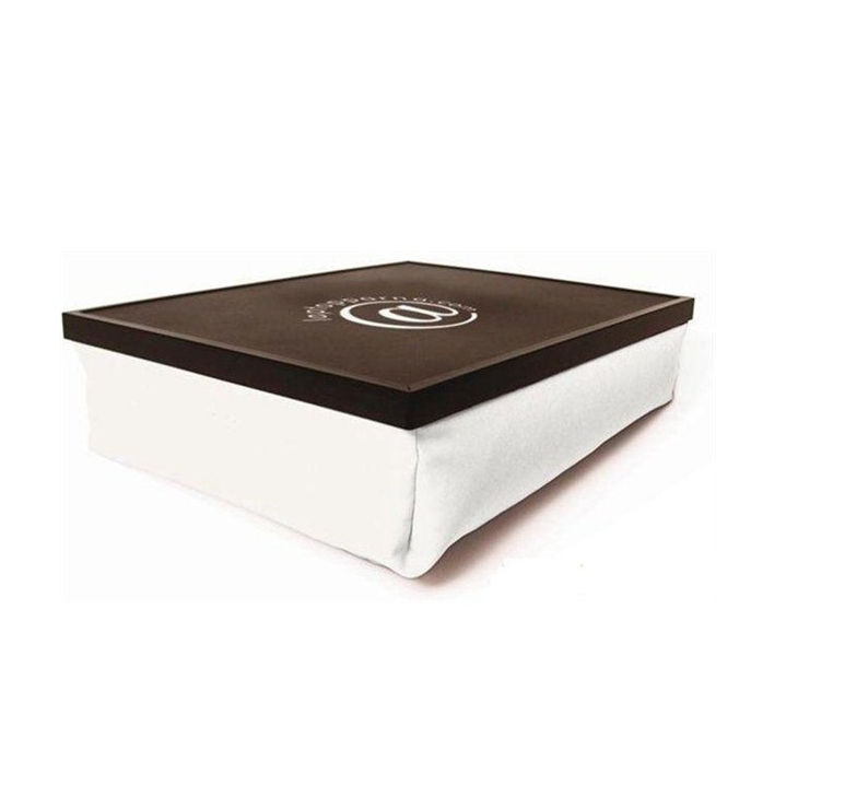 Fehér-fehér laptop-párna fotó, illusztráció : LAPTOPPARNA48211