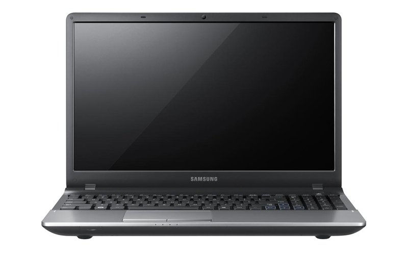 15,6  notebook /Intel B960 2,2GHz/4GB/750GB/GT610/DVD író/Ezüst 2 szervizben VR fotó, illusztráció : NP300E5X-T01HU