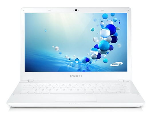 15,6  Fehér notebook LEDHD, i3-3110M, 8GB, 1TB, AMD HD8750M 1GB,WIN8 64bit, BT4 fotó, illusztráció : NP370R5E-S02HU