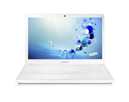 15,6  Fehér notebook LEDHD, Intel 997, 4GB, 750GB, AMD HD8750M 1GB,DOS, BT4, 3C fotó, illusztráció : NP370R5V-S02HU