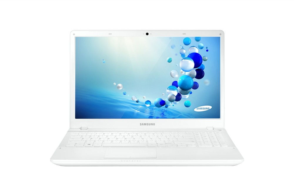 15,6  notebook Intel Core i3-3120M 2,5GHz/4GB/500GB/GT710/Win8/Fehér fotó, illusztráció : NP450R5E-X02HU