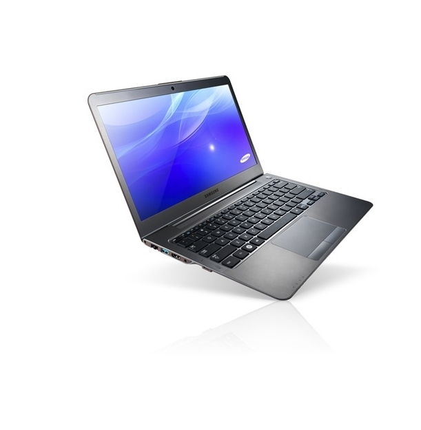 Notebook Core i3 3217U, 4 Gb, 500 Gb + 24GB ExpressCache, WIN8, Br fotó, illusztráció : NP530U3C-A03HU