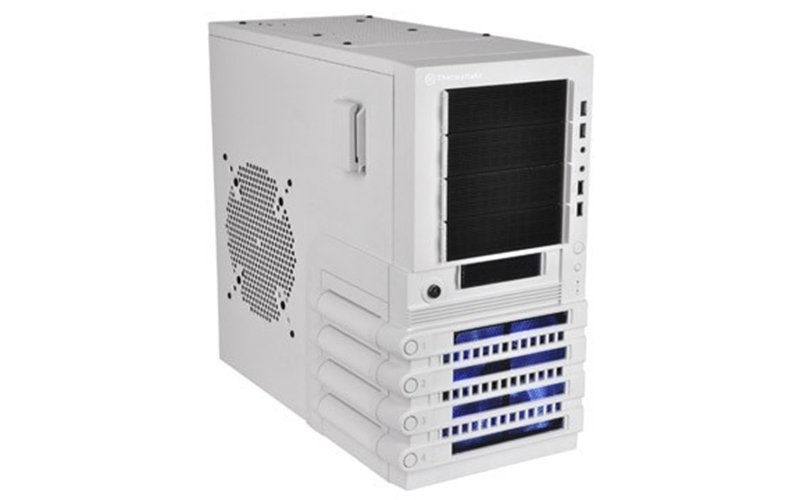 Level 10 GTS Snow Edition fekete-fehér ház fotó, illusztráció : VO30006N2N